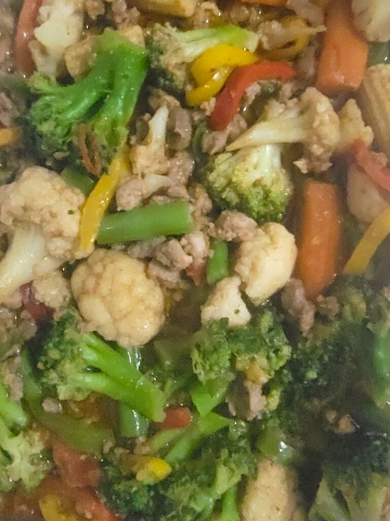 自炊 自家製ローストチキン 2025 詰め物（スタッフィング）は牛豚粗挽き肉と野菜のキーマカレー